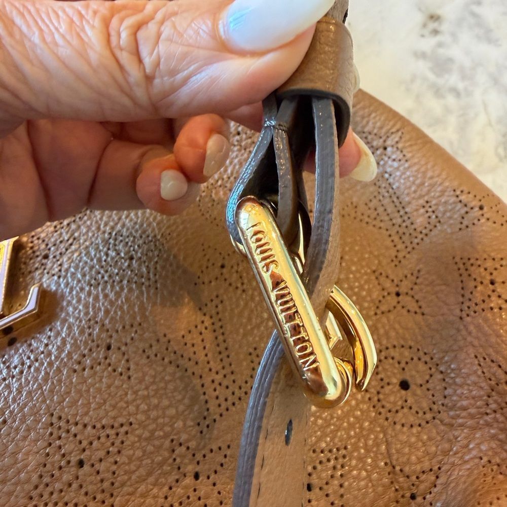 Louis Vuitton Caramel Crossbody Handbag with Bag Charm and Pouchette - Picture 9 of 16